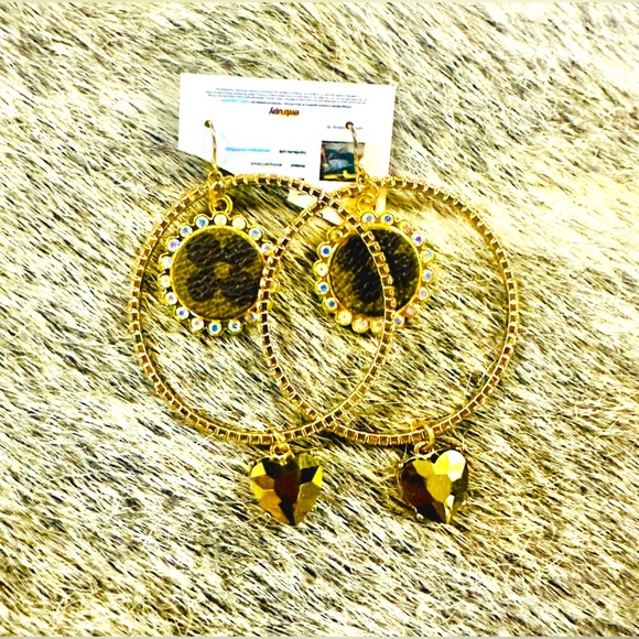 NWT Sandra Ling Gold Sparkling Heart Charm Earrings - Picture 9 of 11